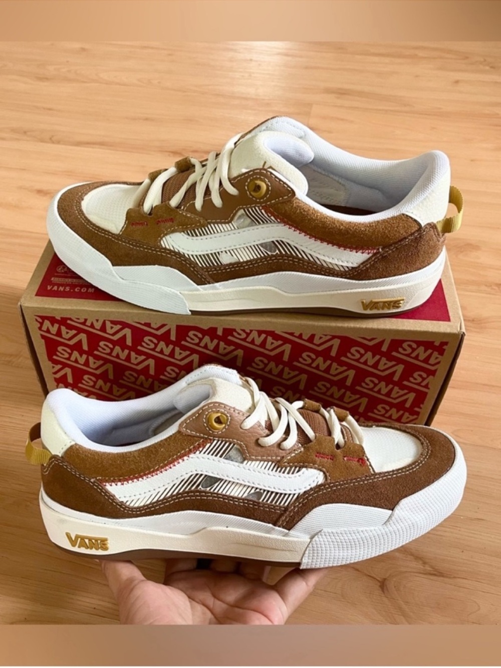 Vans Wayvee 2 Skateboarding
Shoes Brown/White
VNOOOD5DBRO Mens 8.5
Women 10.0